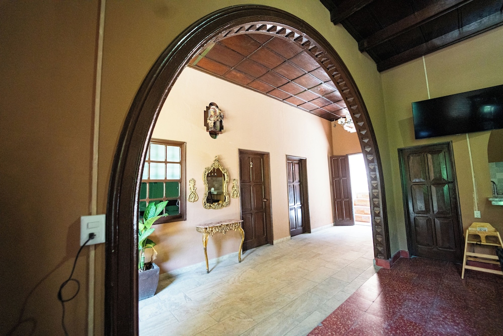 503 Casa Hostal
