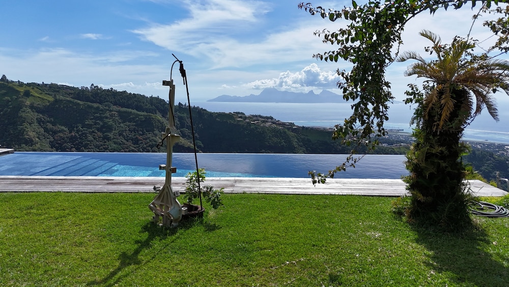 Moorea Horizon