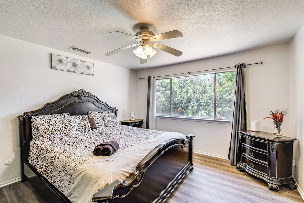 Updated Home in Suburbs - 10 Mi to Dtwn Stockton!