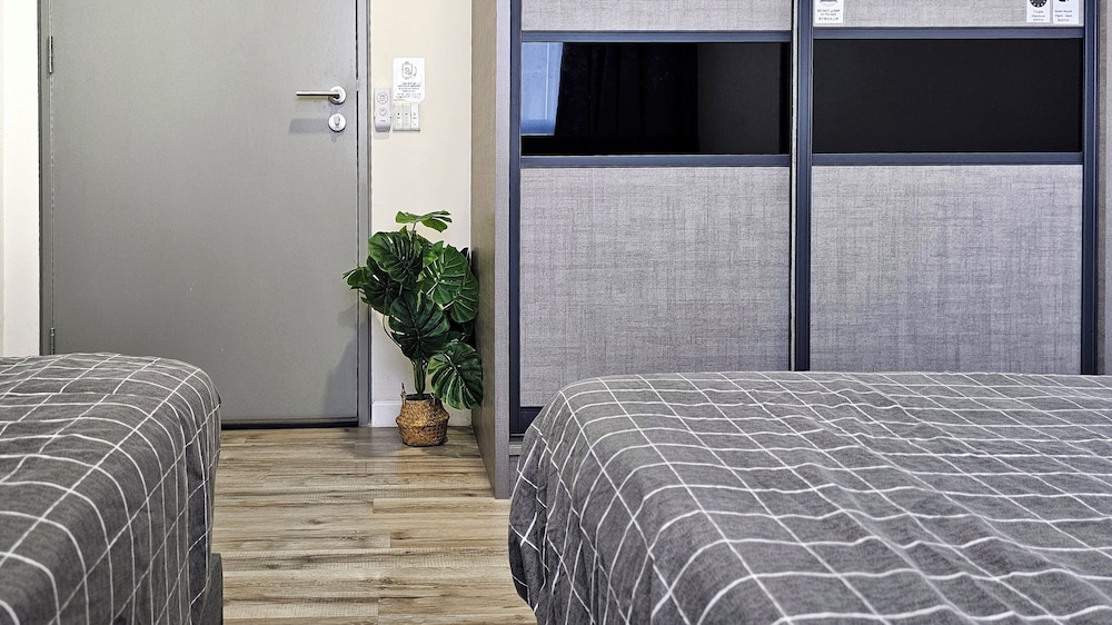 Millerz Square Family Rooms by TwoFive