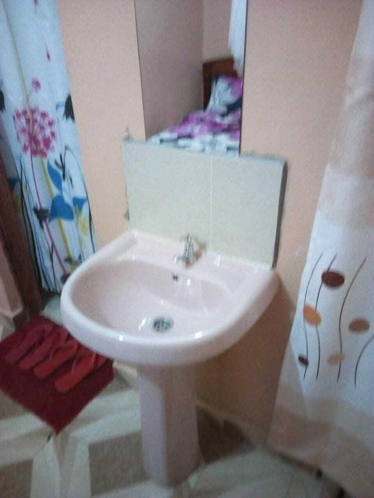 Batian Guest Hotel