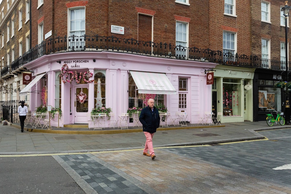 Eaton Mews South by Onefinestay