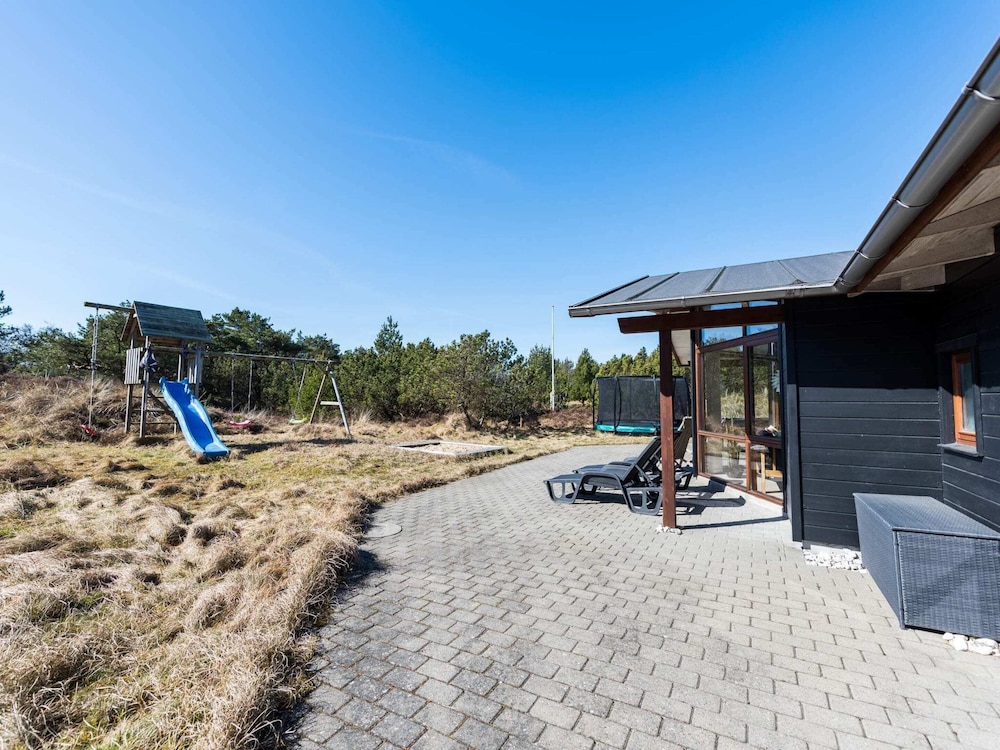 8 Person Holiday Home in Blavand view 4