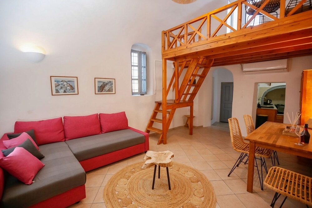 Caldera's Dream Cave House with hot tub photo 4