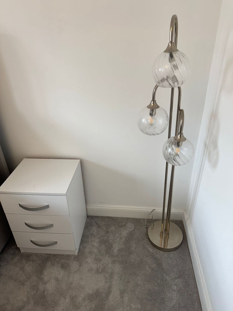 Luxurious Majestic 4 Bedroom- Free Parking