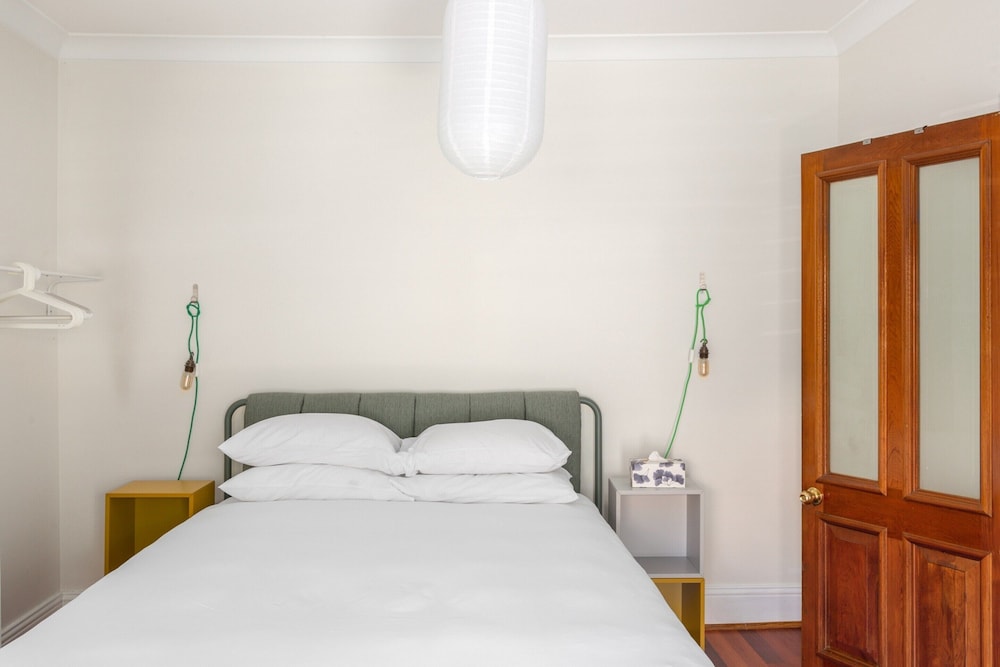 Stylish 2-bed Cottage in Trendy Erskineville