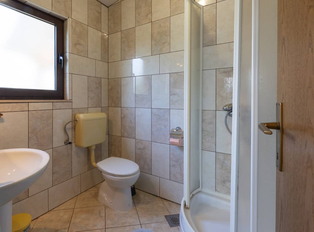 Bright and Spacious Apartment With Terrace in Kastel Stafilic