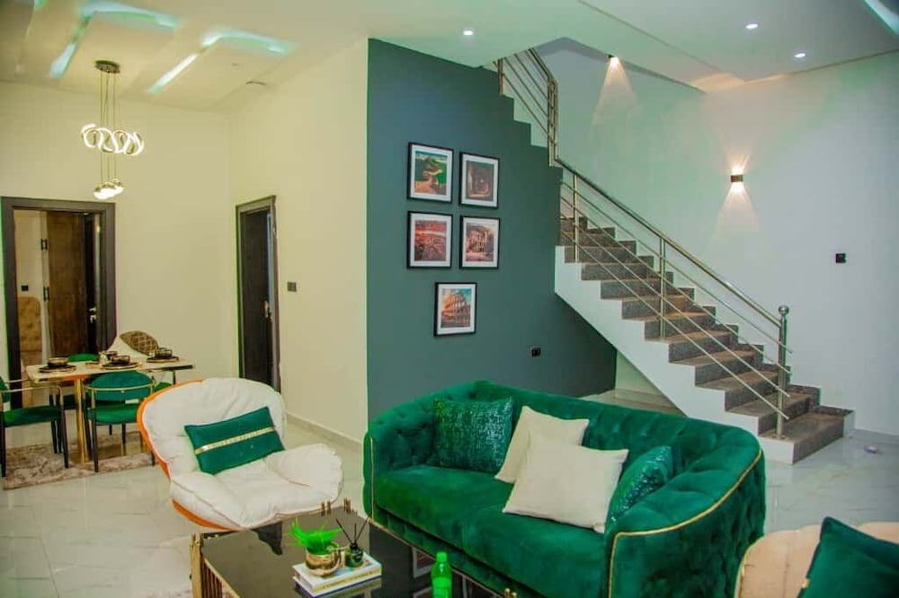 Aviv Luxury Homes