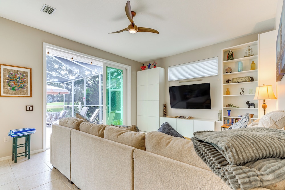 Private Pool: Pet-friendly Retreat on Golf Course!