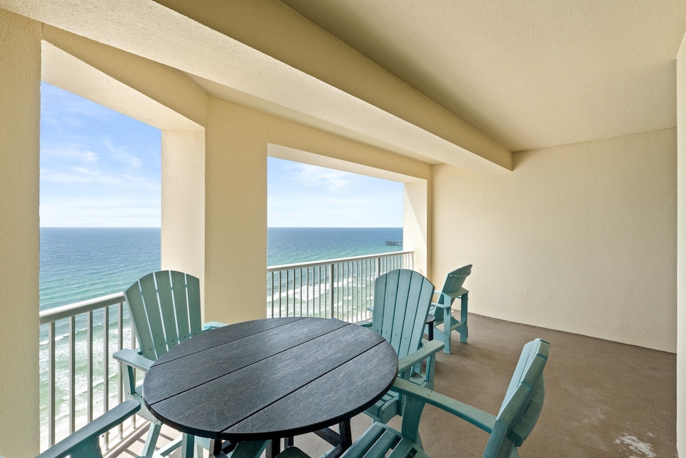 Grand Panama Beach Resort by Book That Condo