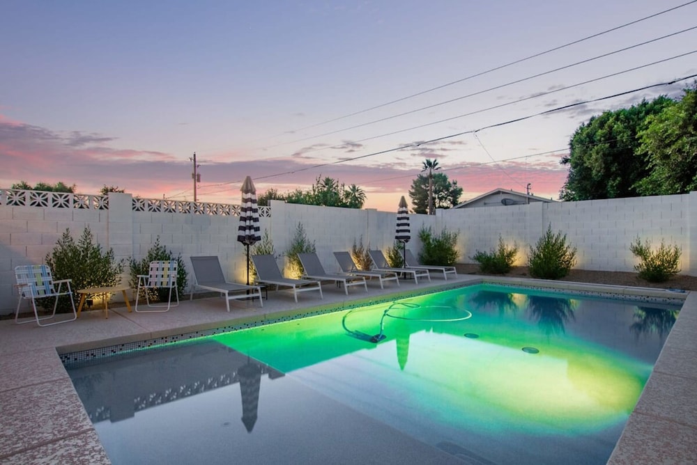 Northview Mid-century Escape Pool Firepit Bocce