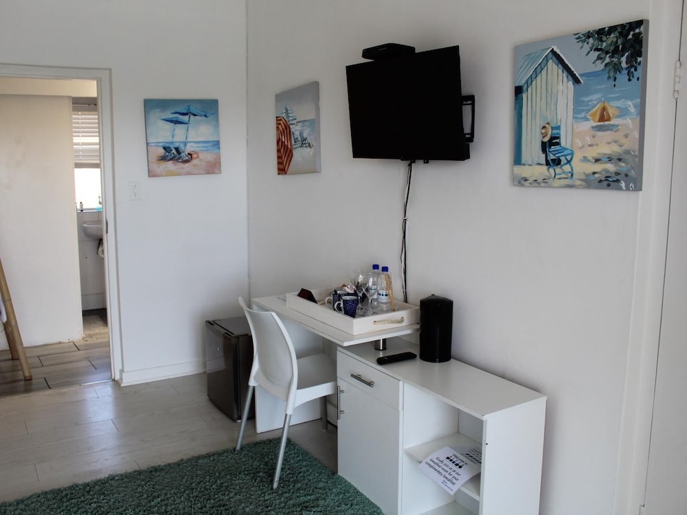Blue's Guest House