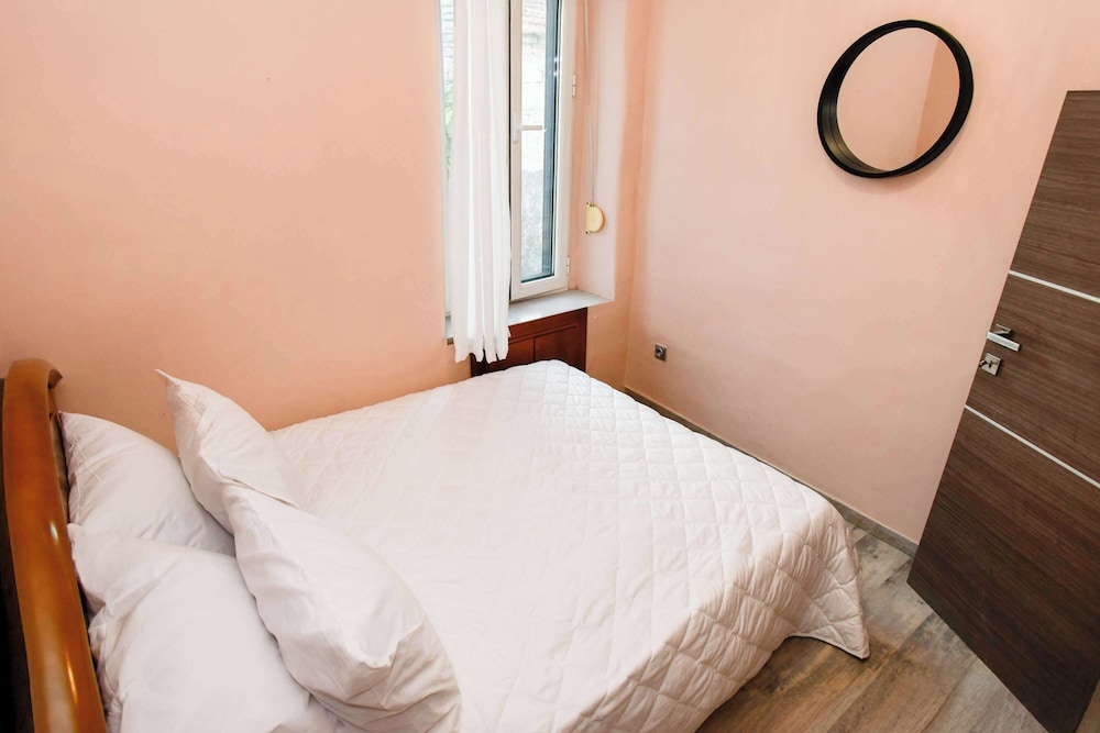 Charming Samos Escape With Jacuzzi and Private Balcony