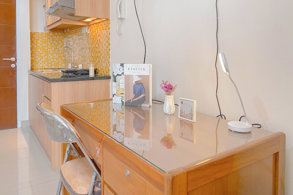 Restful And Cozy Studio At Taman Melati Margonda Apartment