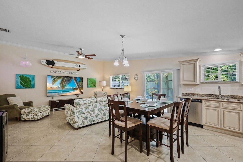 Paradise Palms 3 Bedroom Cottage