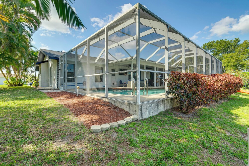 Canal-front Gem w/ Hot Tub, Foosball in Cape Coral