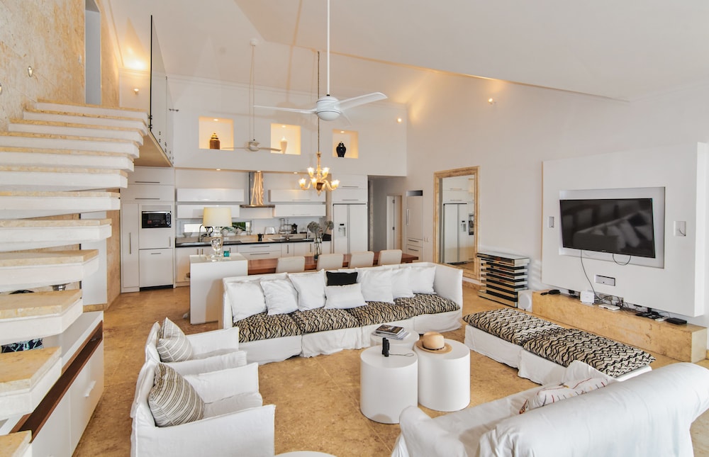 Luxury Penthouse Hispaniola Beach