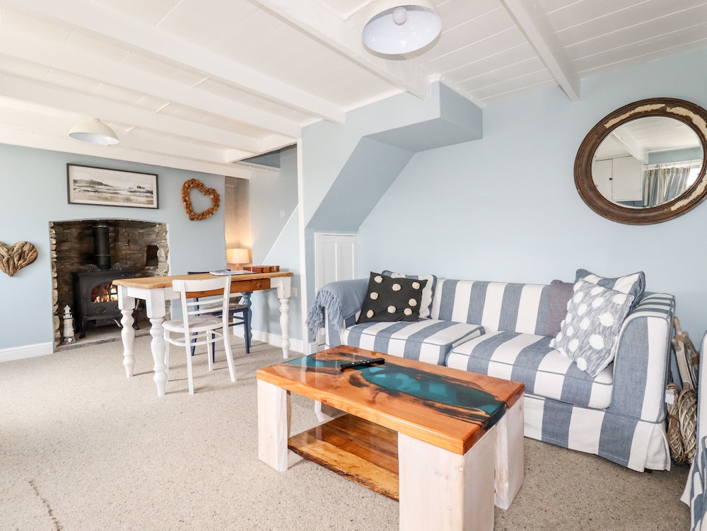 2 Cliff Cottages