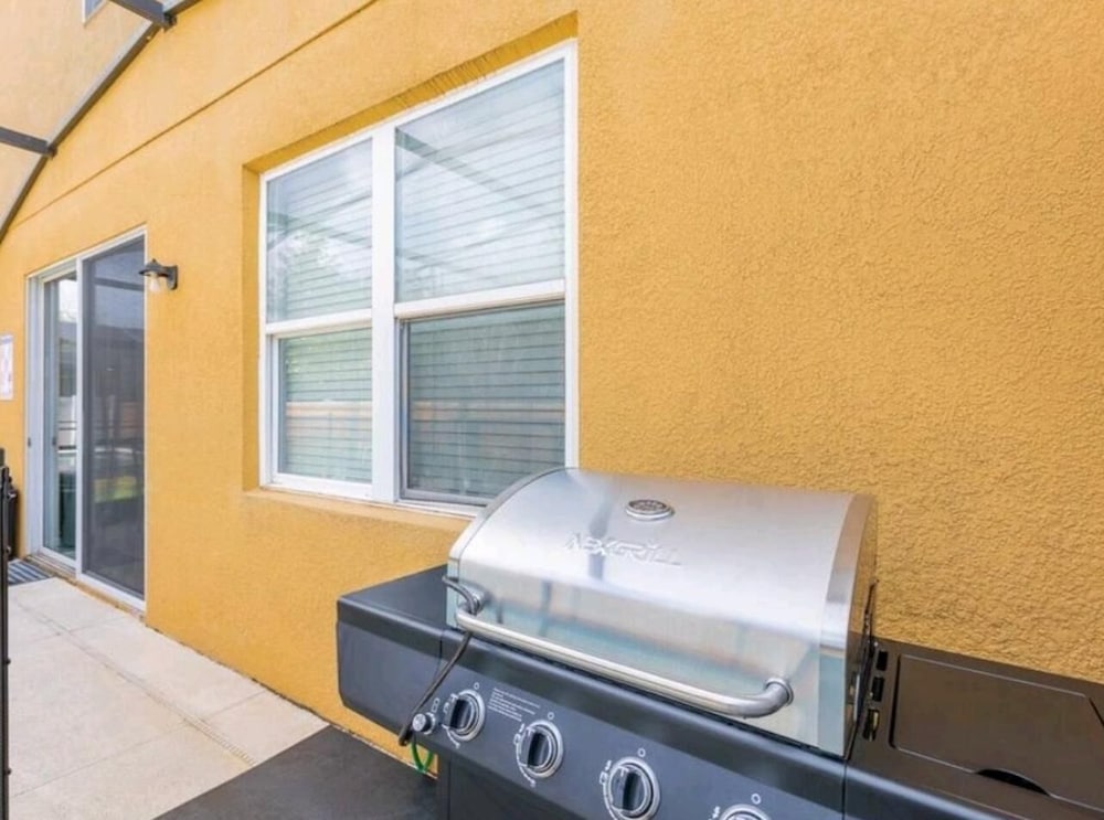 Gated Community, Amazing 4/3 Vacation Home With Private Pool Near Disney!!!