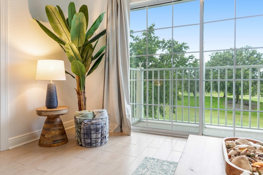 Sunset Views and Serenity - Reunion Escape for 4