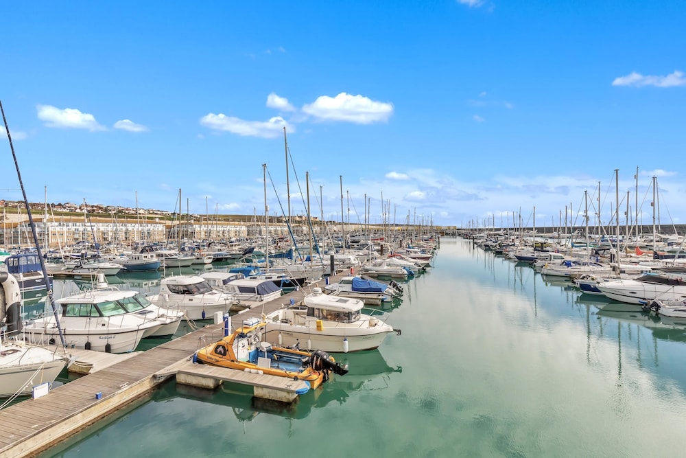 On the Water 6 With Free Parking By My Getaways