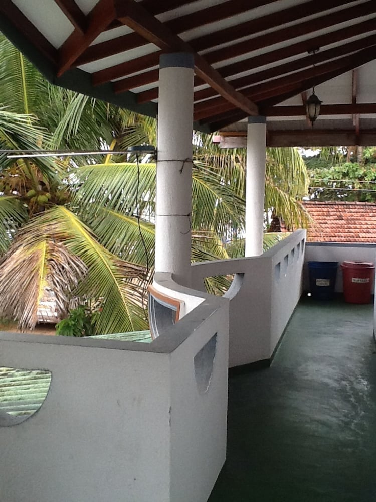 Catamaran Beach Home and Restaurant
