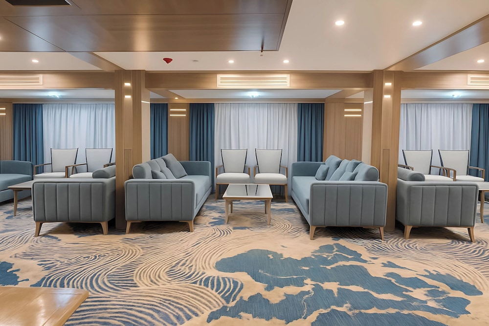 Nile Cruise Rene, Every Wednesday from Aswan for 3 nights and every Saturday from Luxor for 4 nights, including three meals