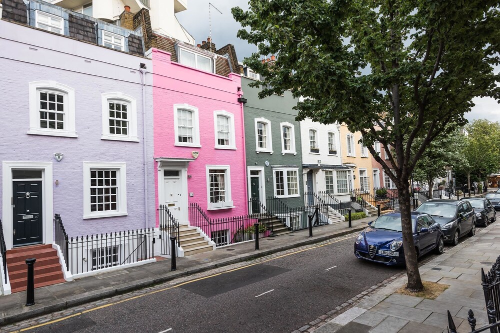 Ultra luxurious London home for 5-7