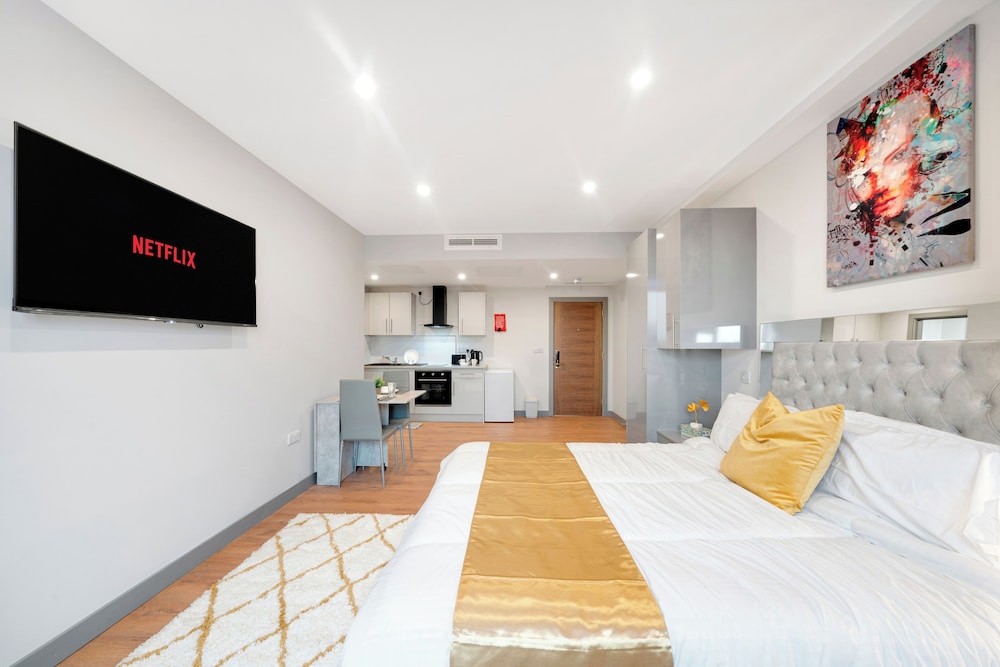 Studio Apartment in London - Ilford, East London