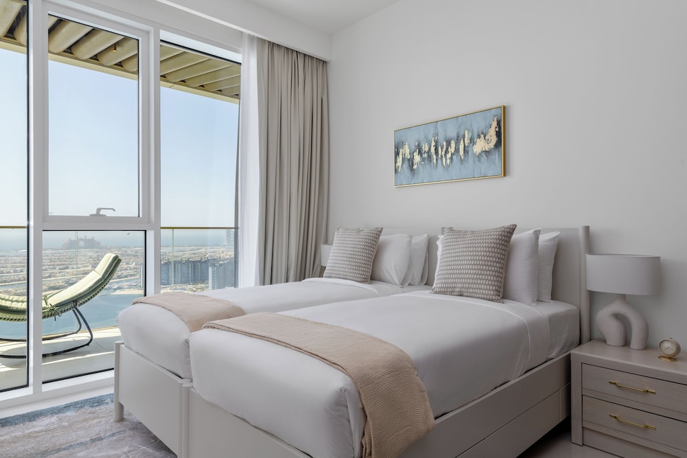 Maison Privee - Coastal Living w/ Uninterrupted Sea and Palm Views
