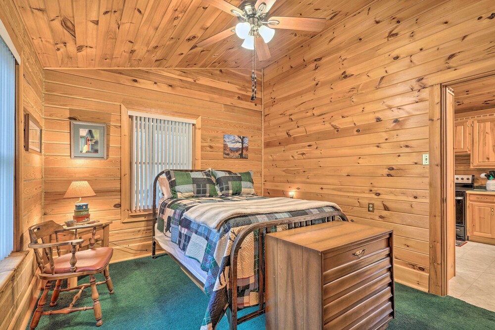 Charming Austin Cabin on 96 Acres of Land! view 2