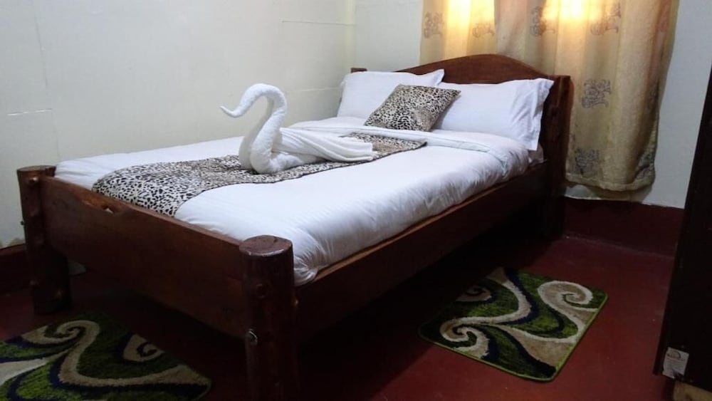 Wooden Knee cottages Nanyuki