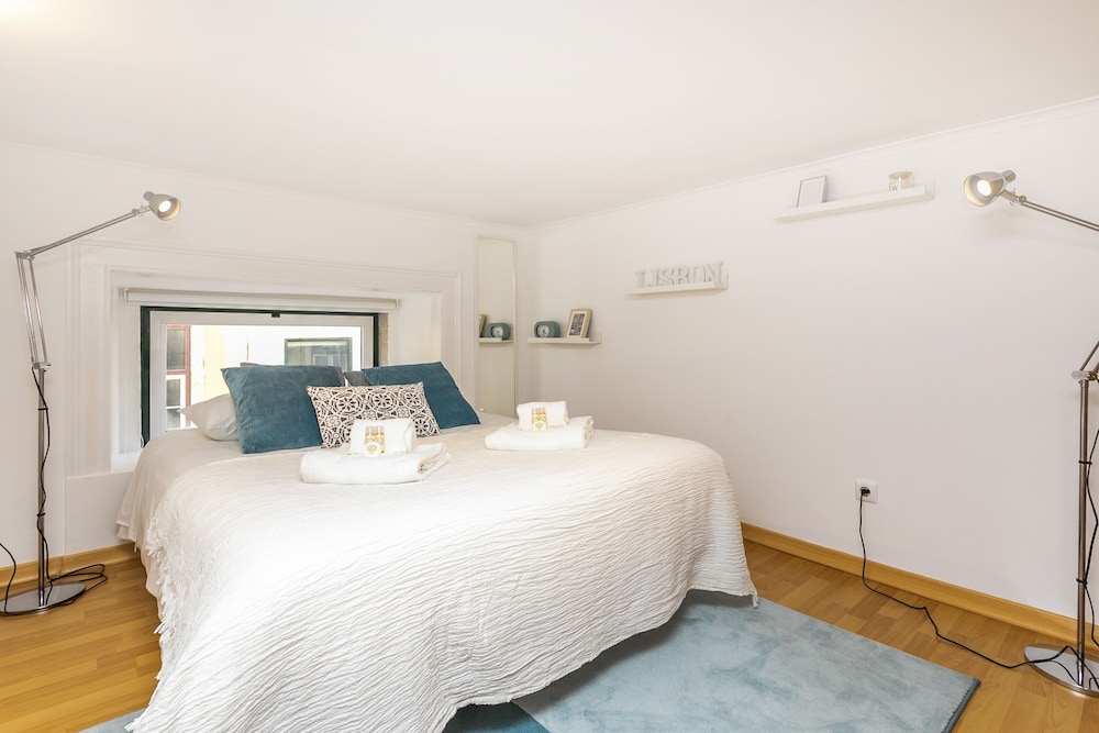 LxWay Apartments Correeiros view 3