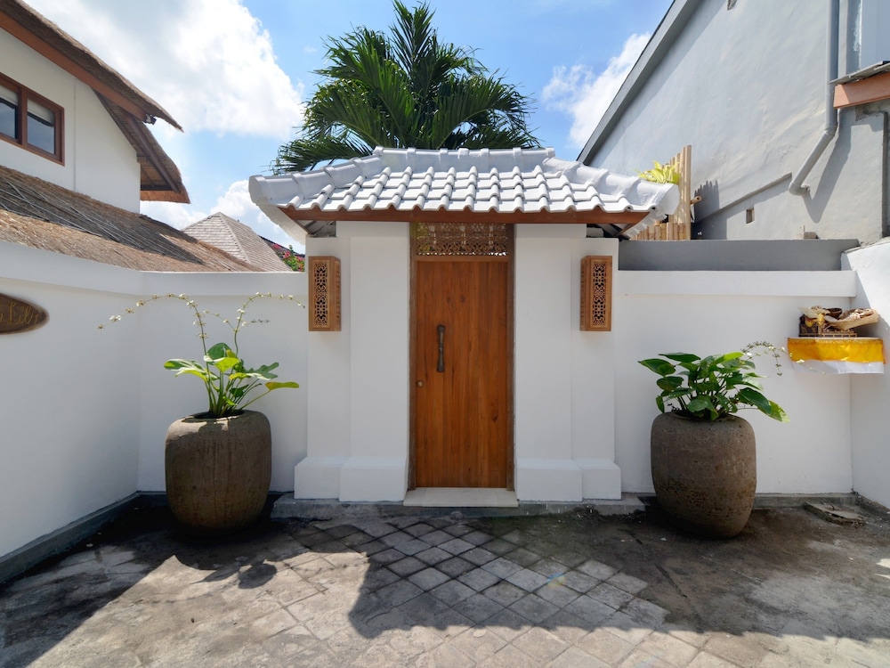 Villa Waterlily by Villa Finder