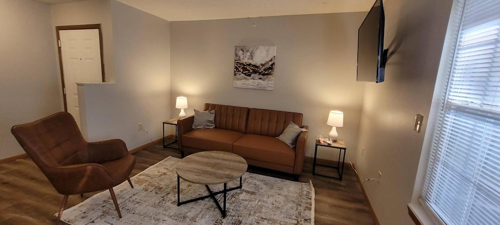 2 Bedroom Apartment Next To Rivian