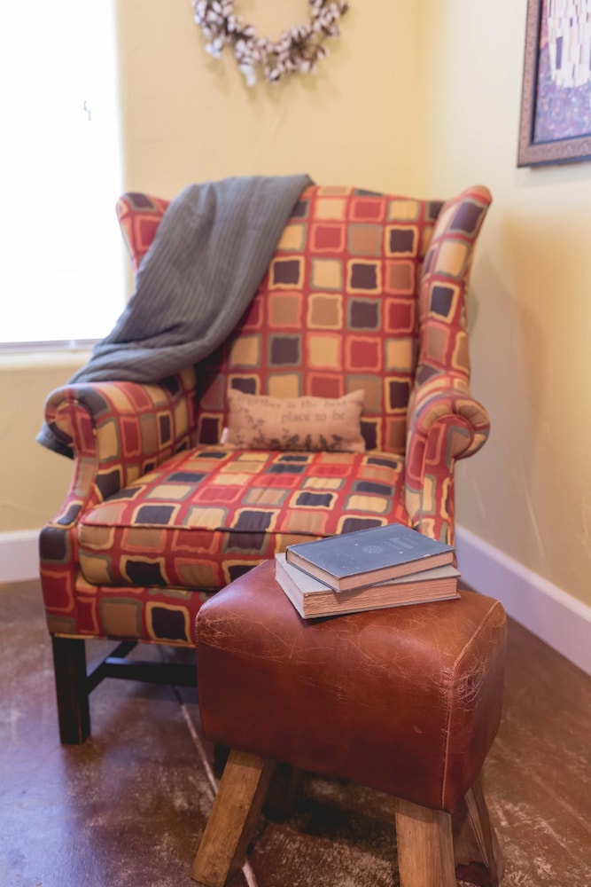 High Cotton Inn