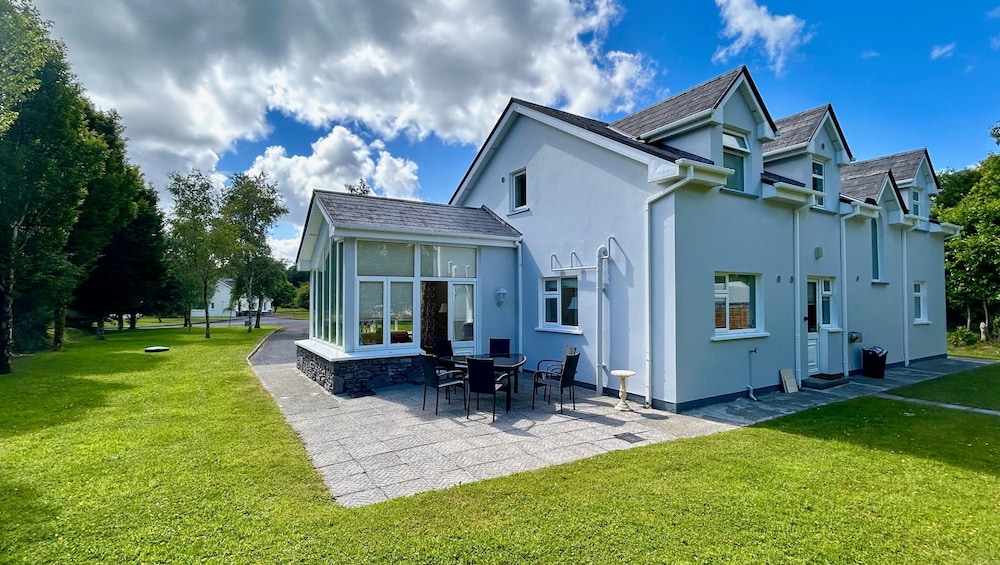 4 Bedroom Detached Home Close to Kenmare Town