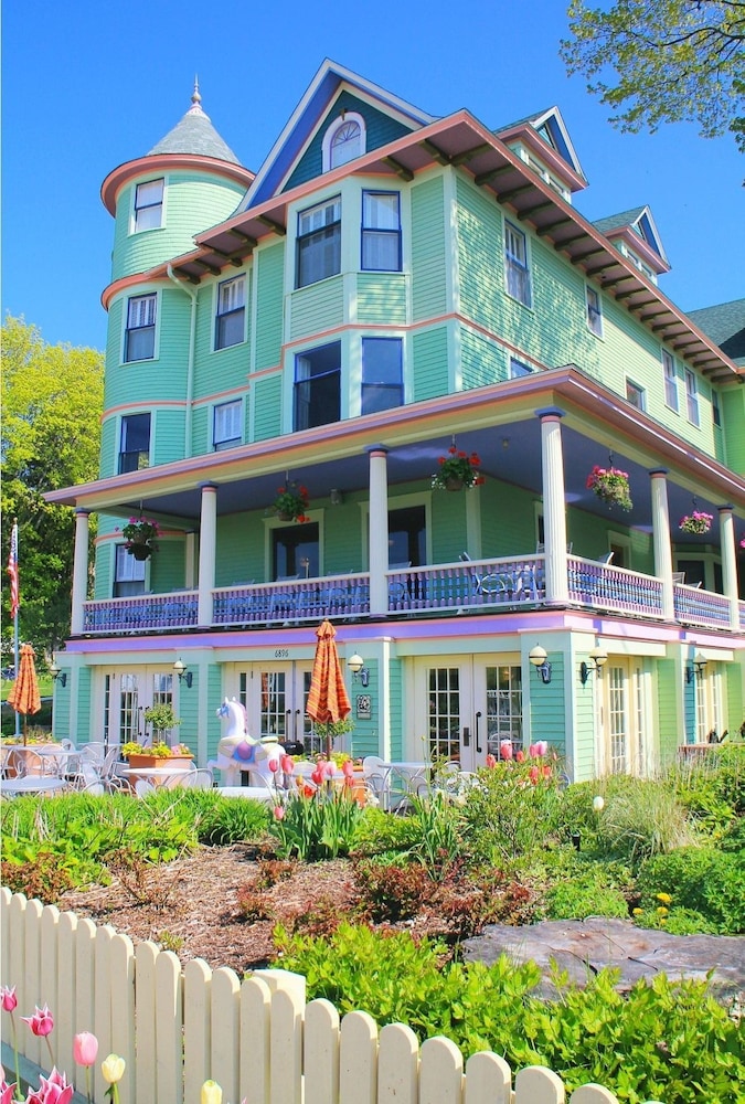 Hotel Inn on Mackinac - Image 1