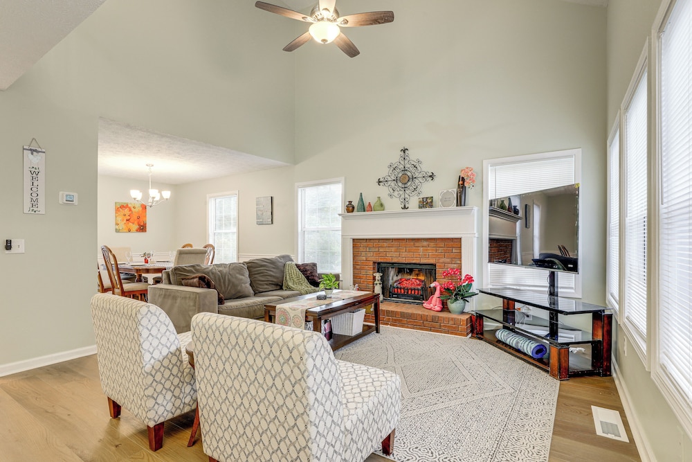 Hike, Golf, Explore: Home 10 Mi to Lake Lanier!