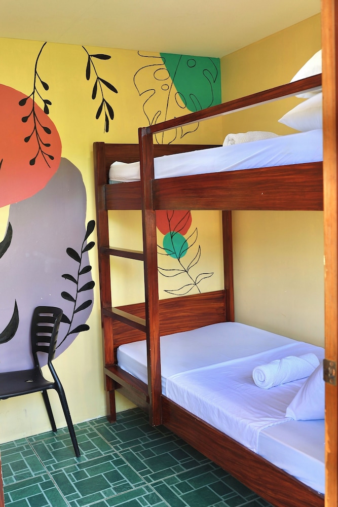CHILL OUT HOSTEL BORACAY