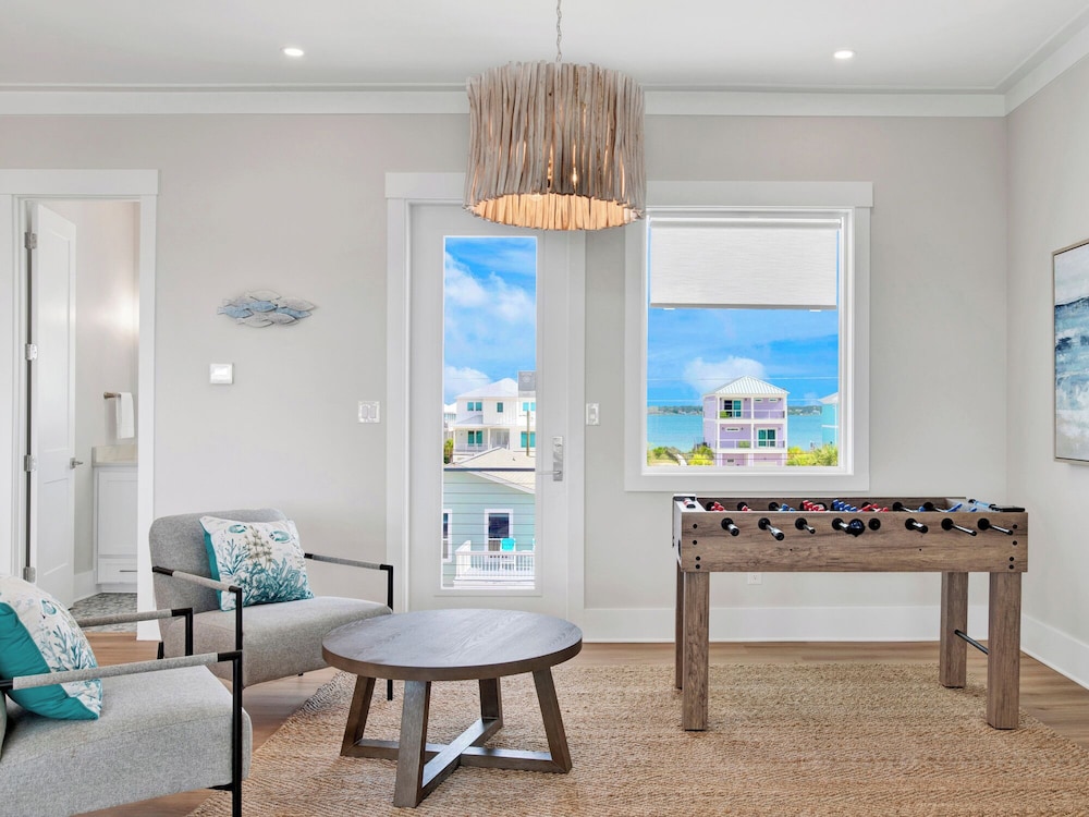 Navarre Dreams by Southern Vacation Rentals