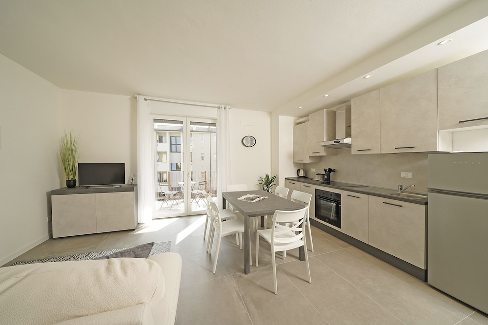 Sunshine Apartment by Wonderful Italy