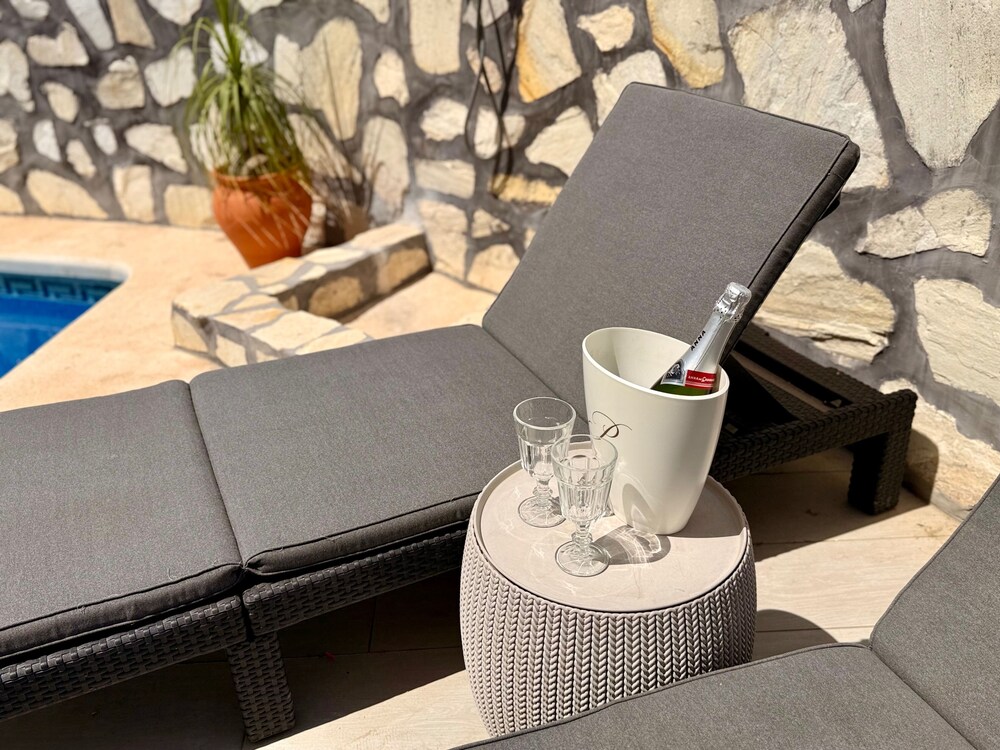 Charming Apartment in Burriana With Private Pool!