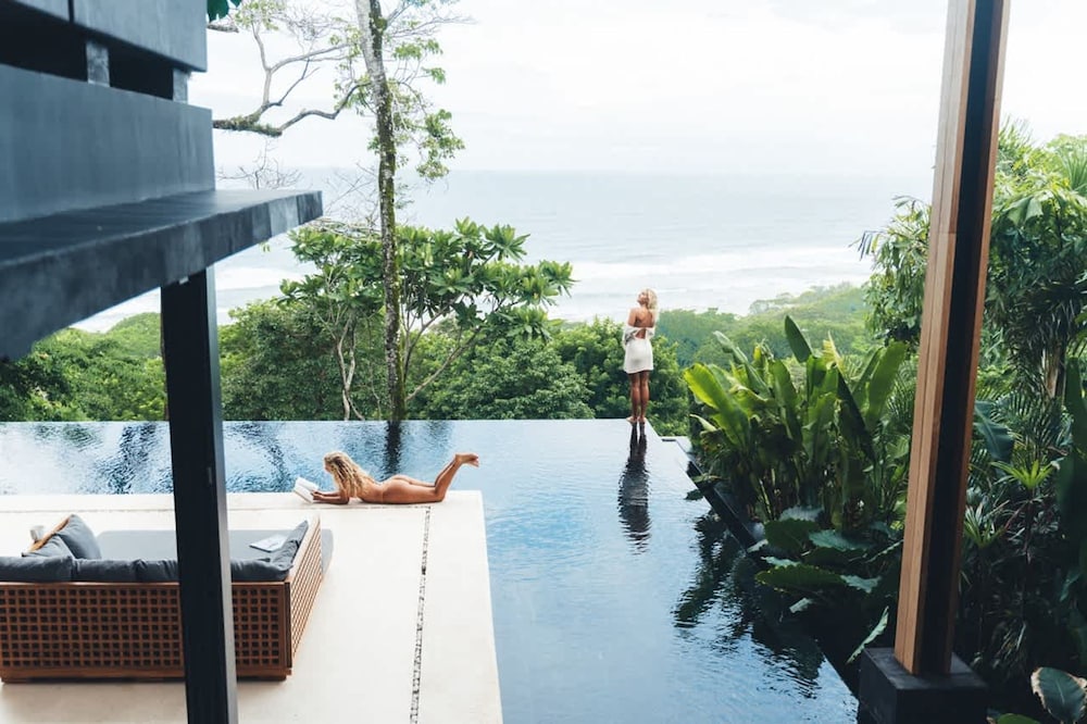 w Amazing 6BR Villa w Swimming Pool in Costa Rica