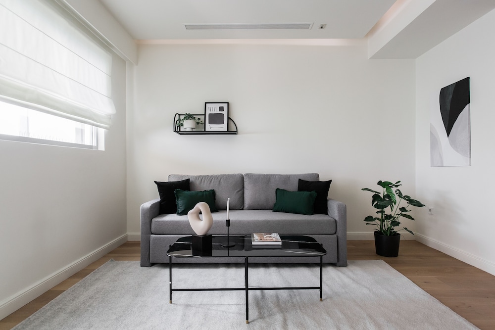 Striking 1BR Apartment in Kolonaki B
