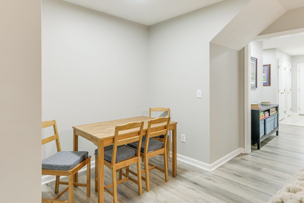 2 Mi to Tiger Territory! Condo w/ Community Pool