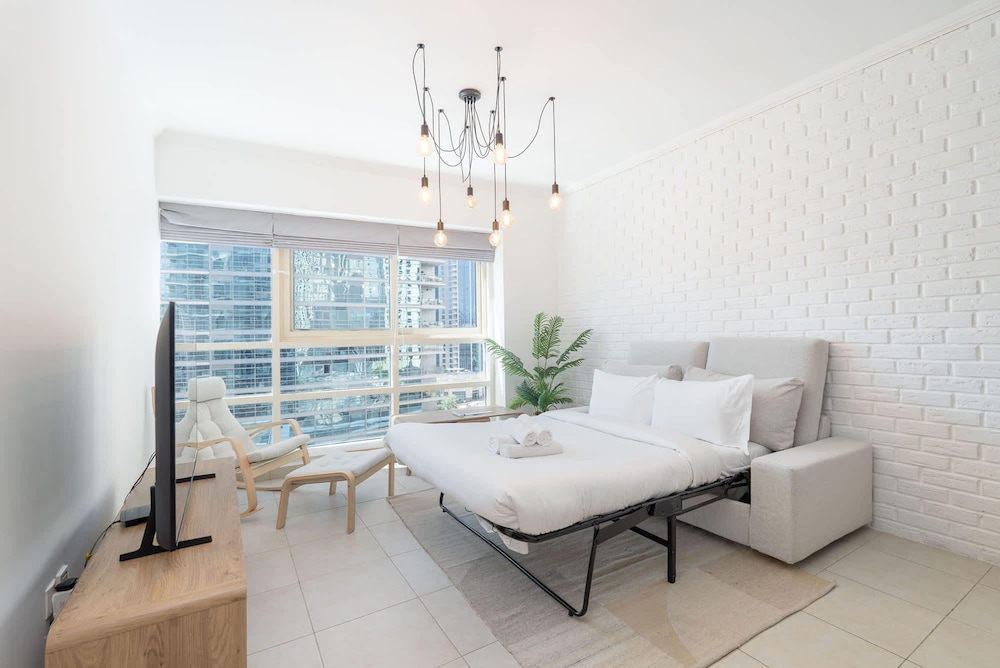 Elegant 1-bedroom Apartment for 4 in Dubai Marina