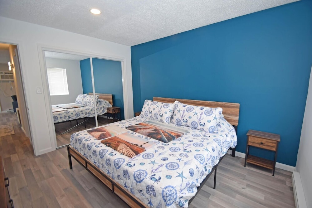 Summer Winds 201e 2 Bedroom Condo by Redawning view 4