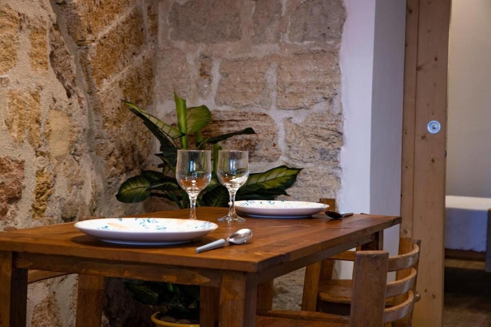 1 Bed Flat - Sleeps 3 - Parking Free - Wifi