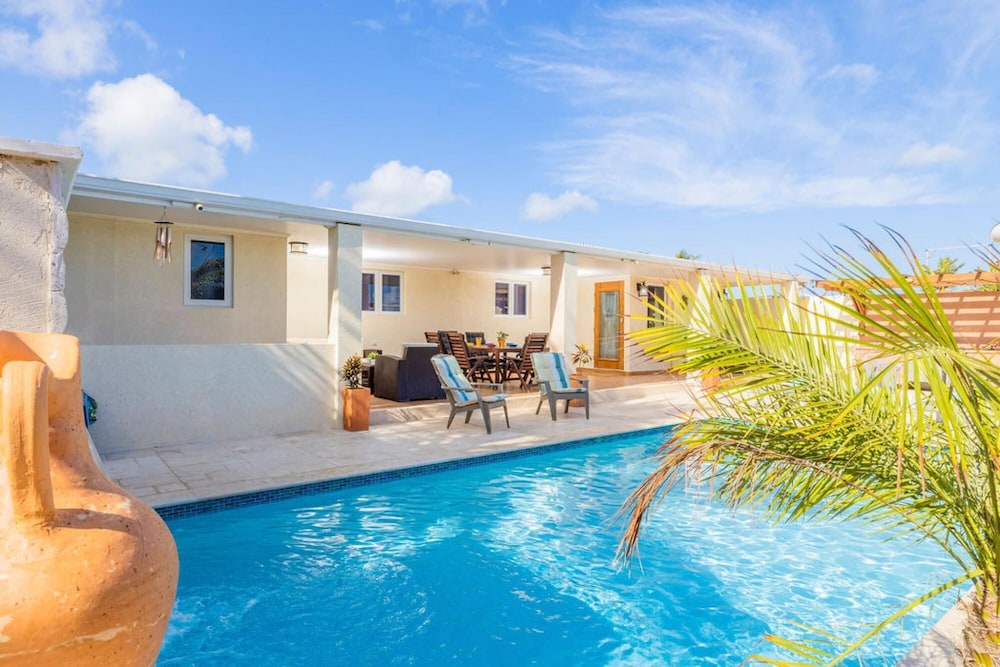 3BR Privatepool - Outdoor Dining - Great Location